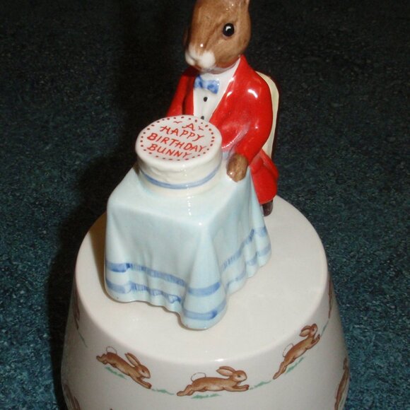 ROYAL DOULTON BUNNYKINS Happy Birthday Music Box DB36 Beatrix Potter Cute Gift! - Picture 8 of 11